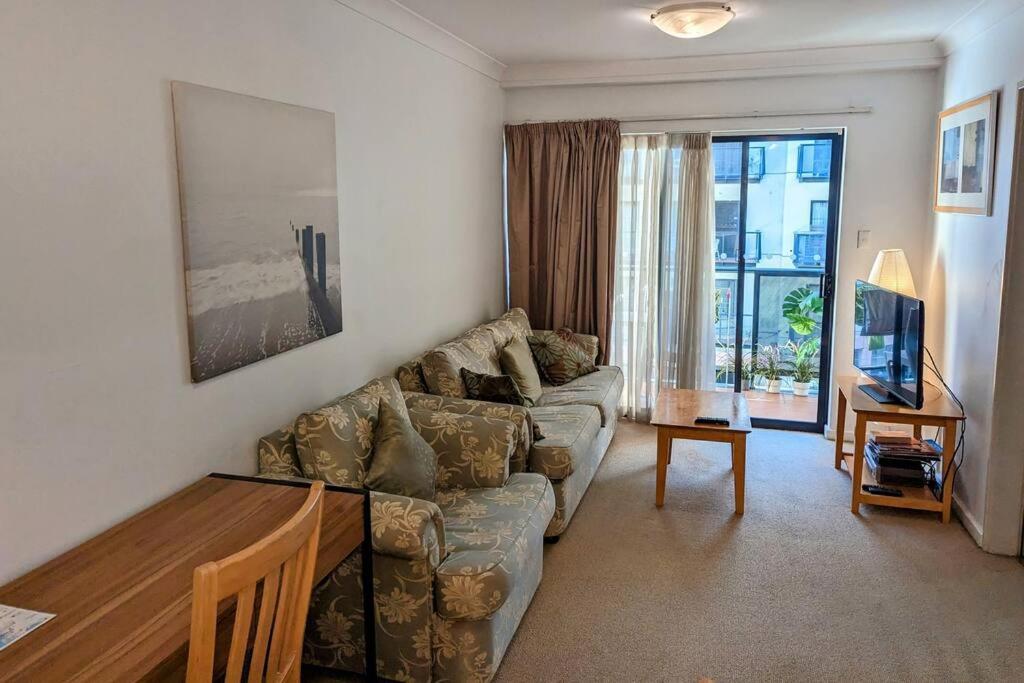 City & Lakeside With Free Parking, Pool And 10 Mins Walk Into The City 퍼스 외부 사진