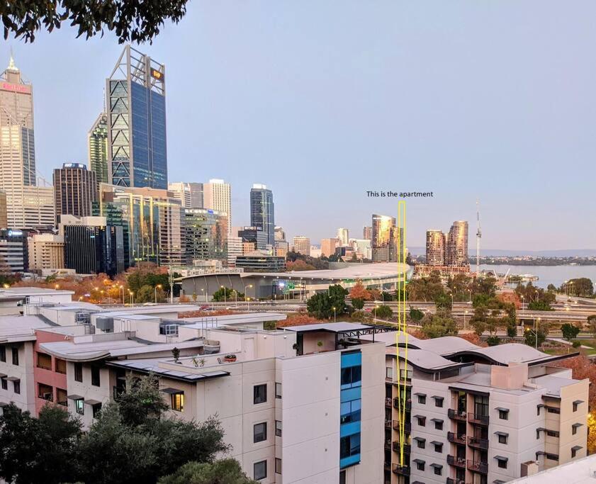 City & Lakeside With Free Parking, Pool And 10 Mins Walk Into The City 퍼스 외부 사진
